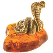 Змея кобра с капюшоном